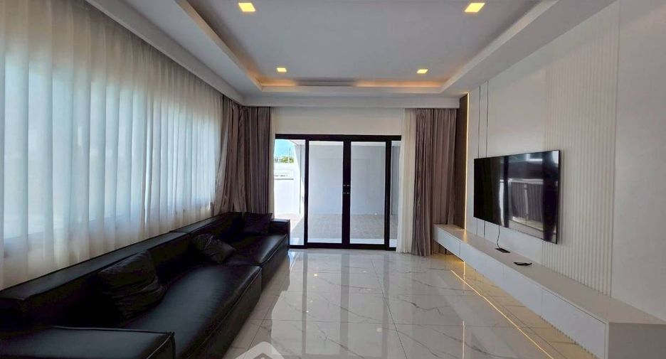 À louer 5 chambres maison de ville à Bang Lamung, Chonburi
