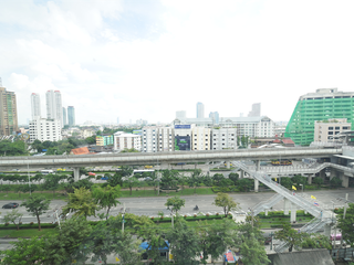 出售 1 卧室 公寓 在 Khlong San, 曼谷