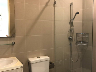 For rent 2 bedrooms condo in Khlong San, Bangkok