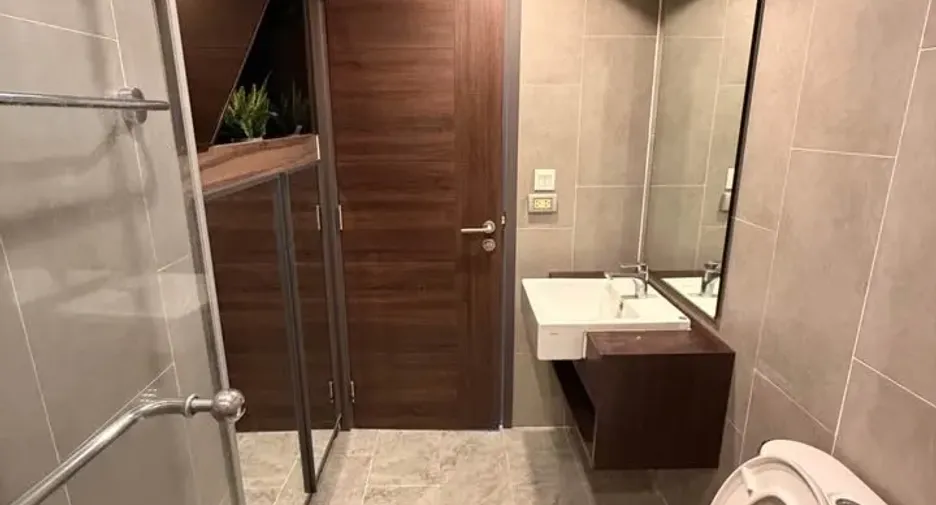 Wohnung zur Miete und zum Kauf mit 1 Zimmer in Watthana, Bangkok