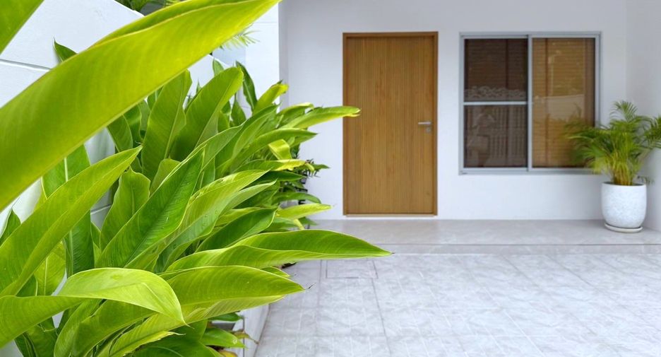 For rent 3 bedrooms townhouse in Khlong Toei, Bangkok