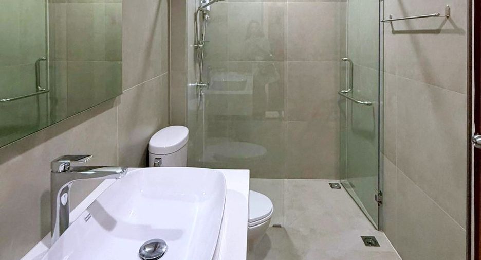 For rent 3 bedrooms townhouse in Khlong Toei, Bangkok
