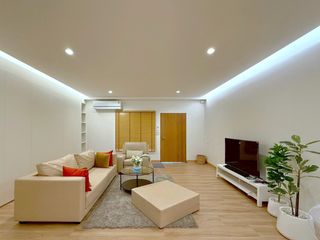 For rent 3 bedrooms townhouse in Khlong Toei, Bangkok