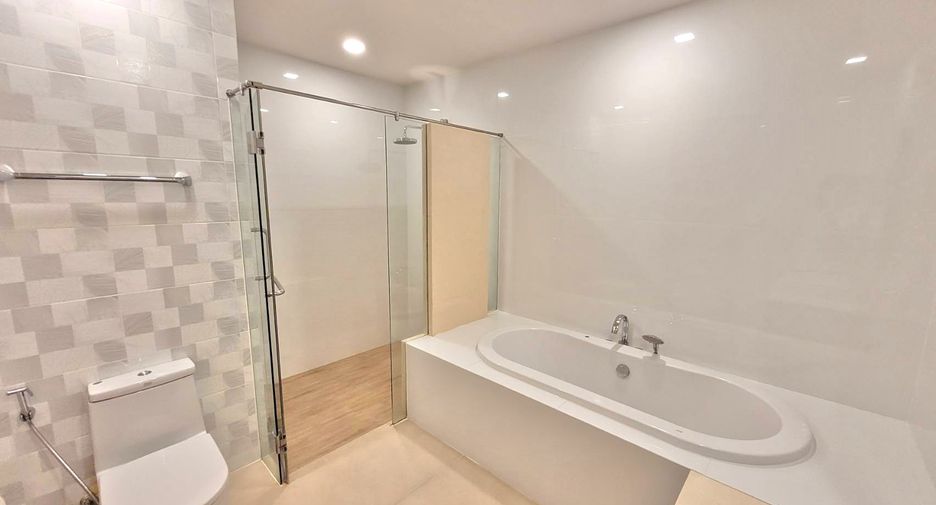 Wohnung zur Miete mit 2 Zimmer in Khlong Toei, Bangkok