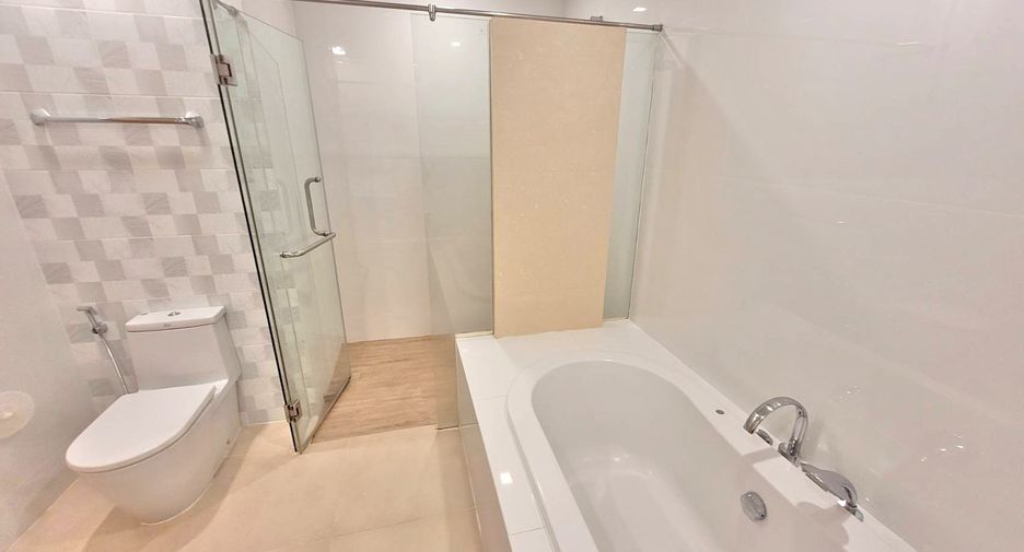Wohnung zur Miete mit 2 Zimmer in Khlong Toei, Bangkok