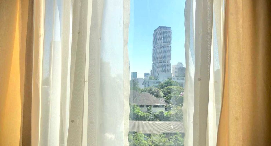 For rent 2 bedrooms condo in Watthana, Bangkok