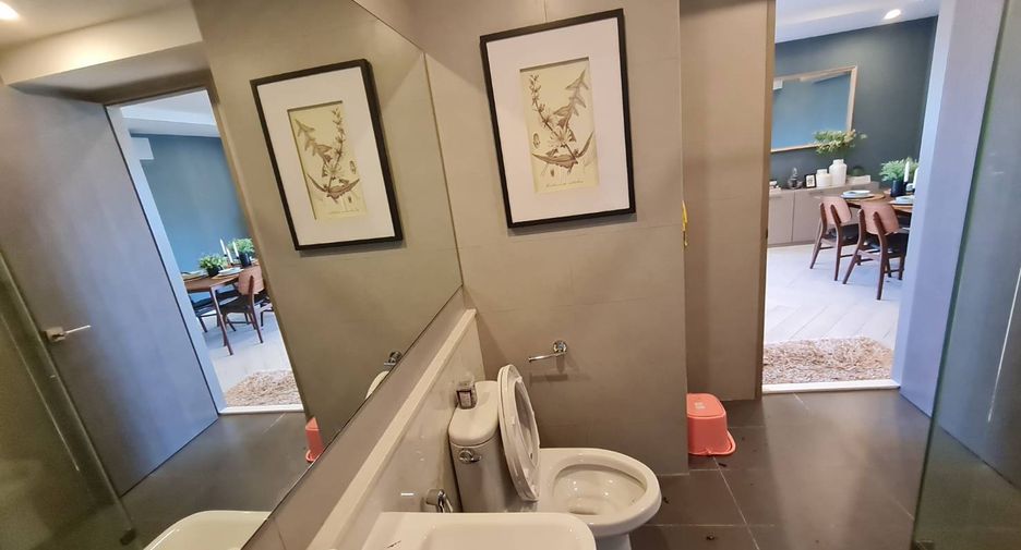 For rent and for sale 2 bedrooms condo in Watthana, Bangkok