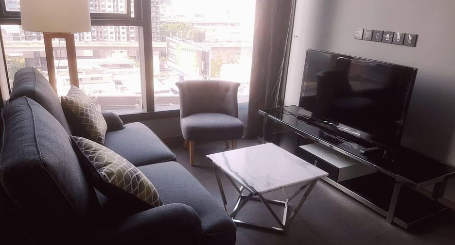 For rent and for sale 1 bed condo in Watthana, Bangkok