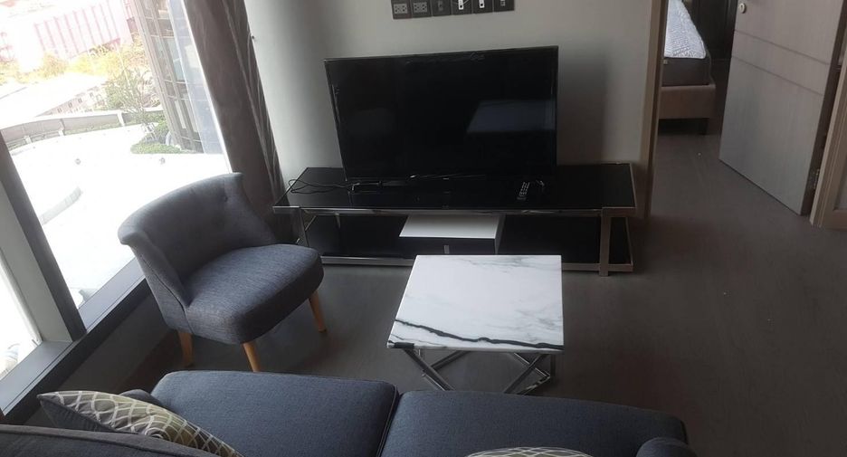 For rent and for sale 1 bed condo in Watthana, Bangkok