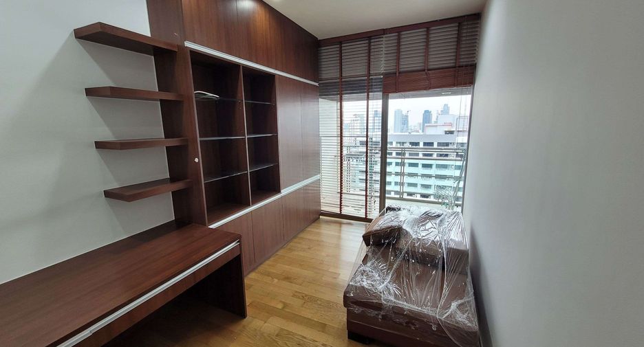 Wohnung zur Miete mit 3 Zimmer in Khlong Toei, Bangkok