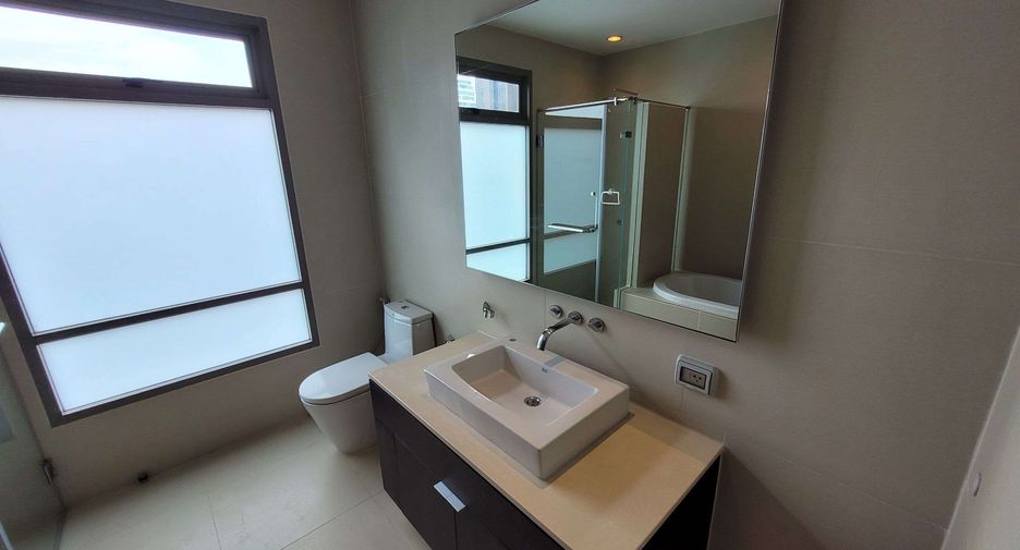 Wohnung zur Miete mit 3 Zimmer in Khlong Toei, Bangkok
