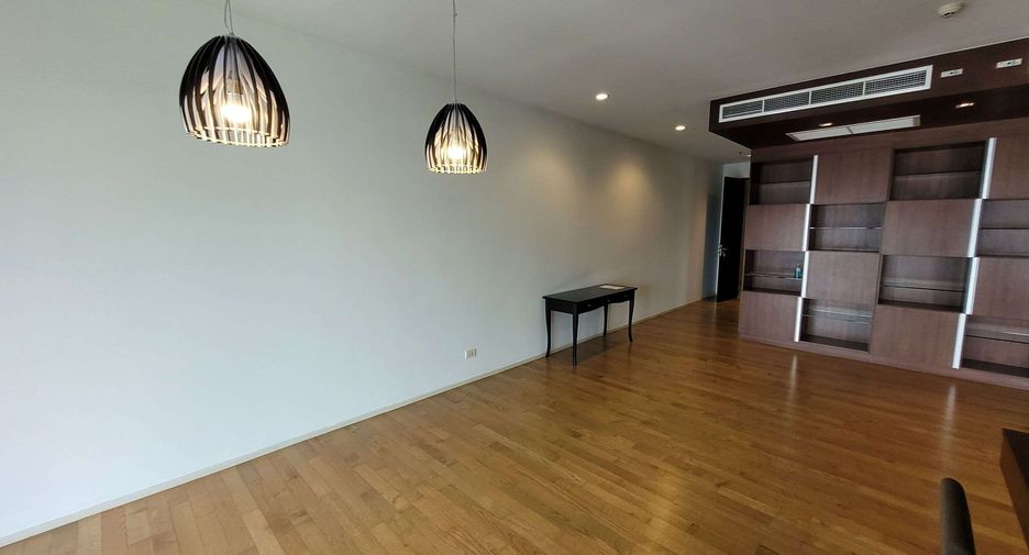 Wohnung zur Miete mit 3 Zimmer in Khlong Toei, Bangkok