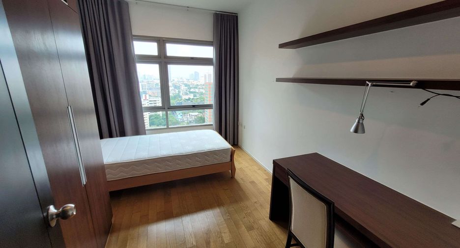 Wohnung zur Miete mit 3 Zimmer in Khlong Toei, Bangkok
