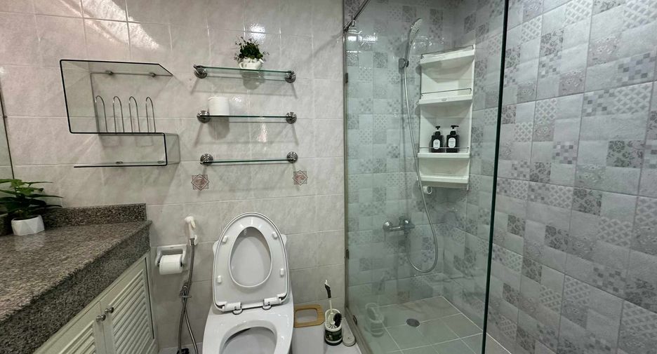 Wohnung zur Miete mit 2 Zimmer in Khlong Toei, Bangkok