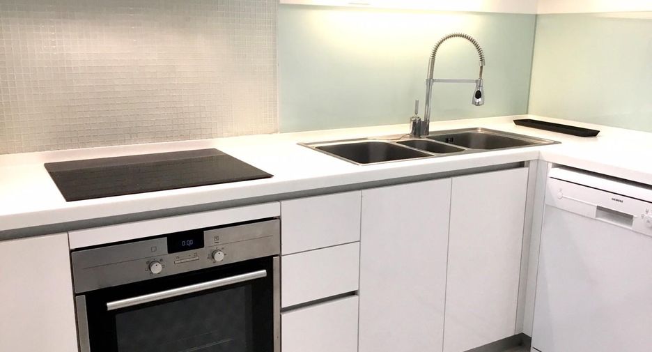 For rent 3 bedrooms condo in Khlong Toei, Bangkok