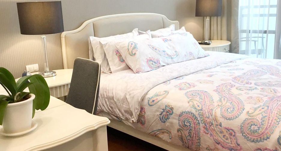 For rent 3 bedrooms condo in Khlong Toei, Bangkok
