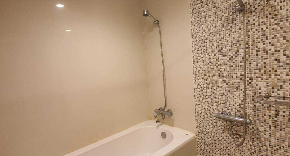 Wohnung zur Miete und zum Kauf mit 1 Zimmer in Pathum Wan, Bangkok