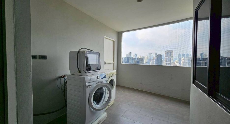 À louer 3 chambres condo à Watthana, Bangkok