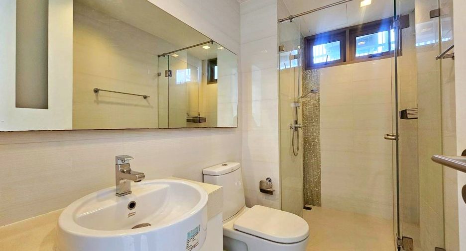 For rent 2 bedrooms condo in Sathon, Bangkok