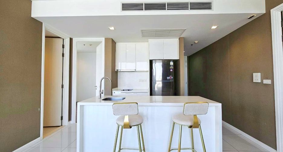 For rent 2 bedrooms condo in Sathon, Bangkok