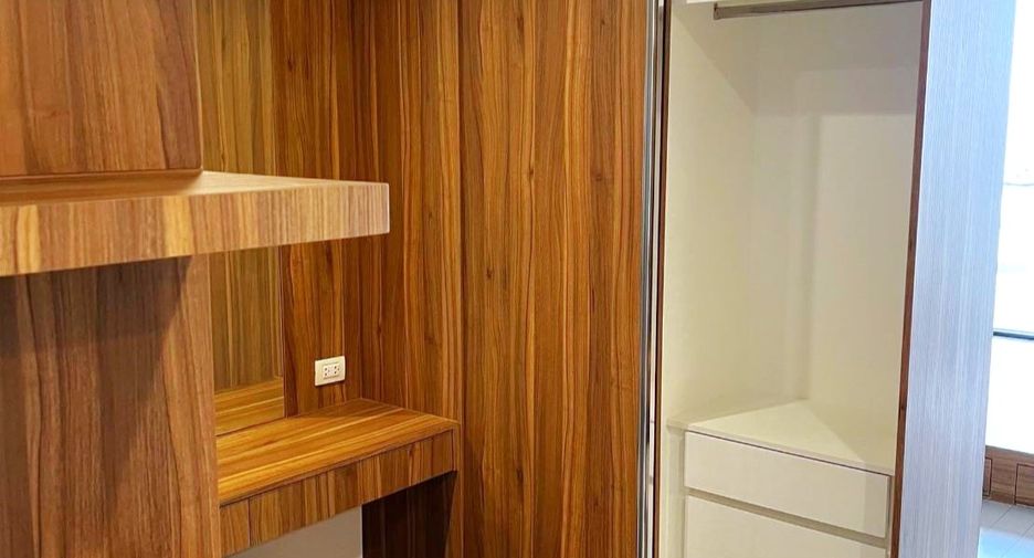 Wohnung zur Miete mit 2 Zimmer in Pathum Wan, Bangkok