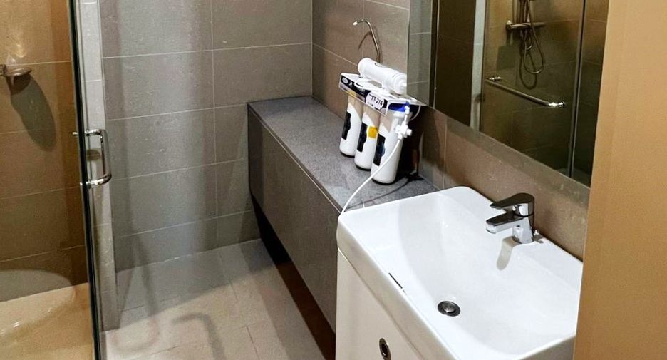 Wohnung zur Miete mit 2 Zimmer in Pathum Wan, Bangkok