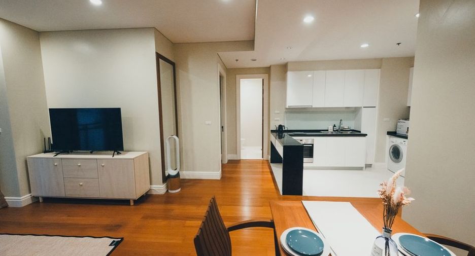 For rent 2 bedrooms condo in Khlong Toei, Bangkok