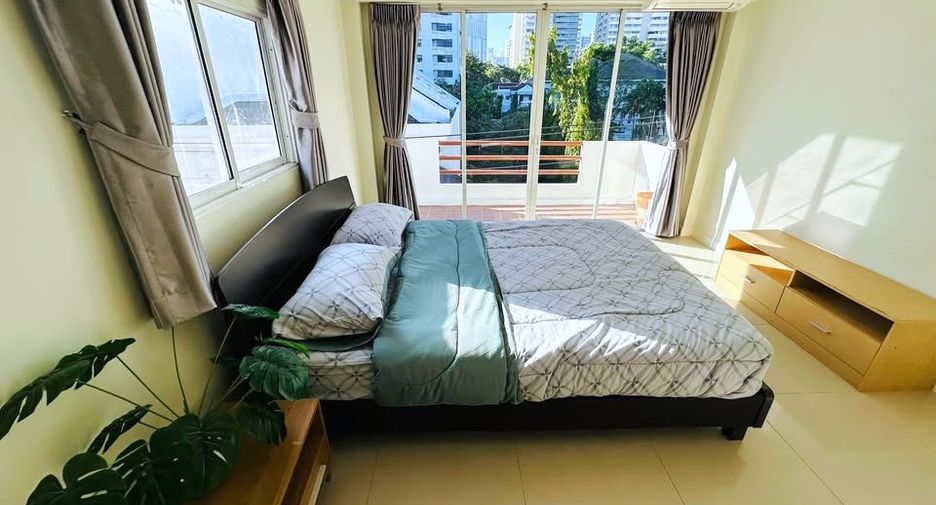 Reihenhaus zur Miete mit 5 Zimmer in Khlong Toei, Bangkok