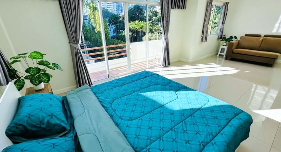Reihenhaus zur Miete mit 5 Zimmer in Khlong Toei, Bangkok