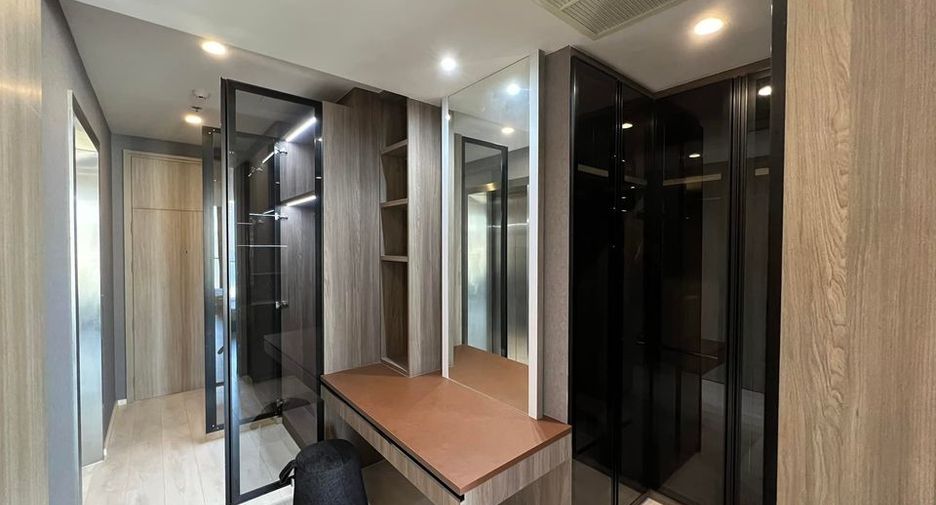 À louer 2 chambres condo à Pathum Wan, Bangkok