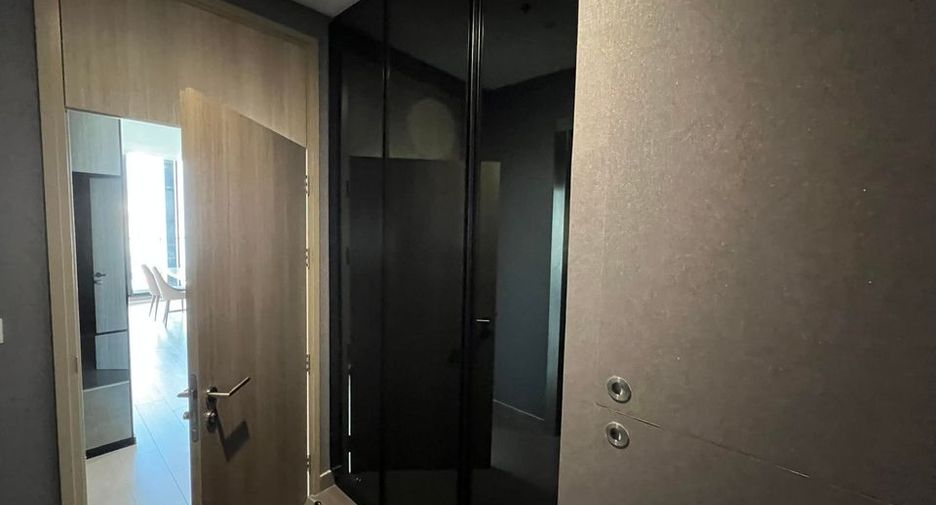 À louer 2 chambres condo à Pathum Wan, Bangkok