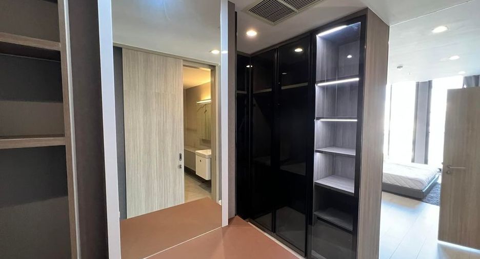 À louer 2 chambres condo à Pathum Wan, Bangkok