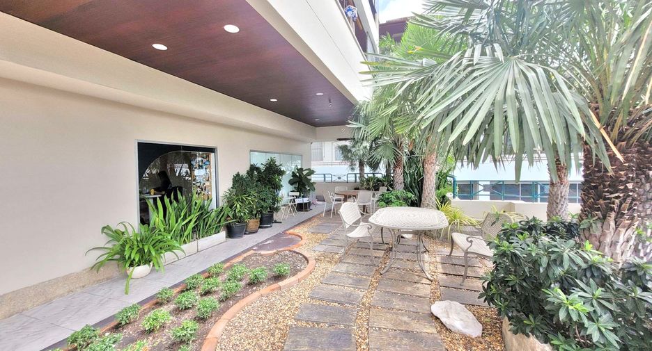 For rent 3 bedrooms condo in Watthana, Bangkok