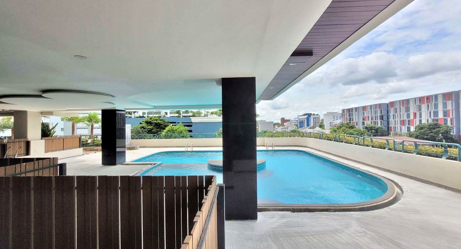 For rent 3 bedrooms condo in Watthana, Bangkok