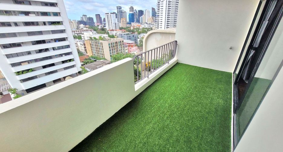 For rent 3 bedrooms condo in Watthana, Bangkok