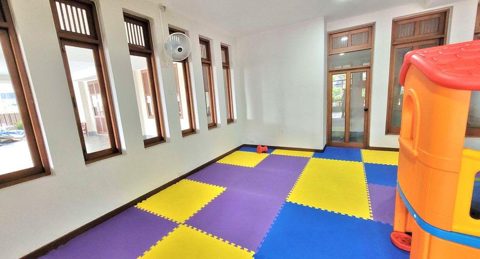 For rent 3 bedrooms condo in Watthana, Bangkok