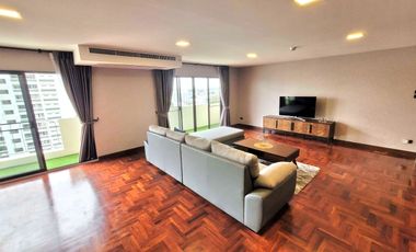 For rent 3 bedrooms condo in Watthana, Bangkok