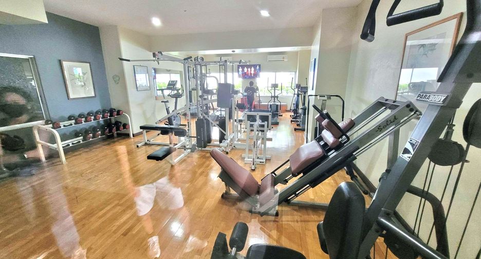 For rent 3 bedrooms condo in Watthana, Bangkok
