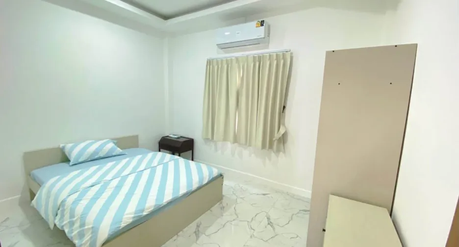 Haus zur Miete mit 4 Zimmer in Bang Lamung, Chonburi