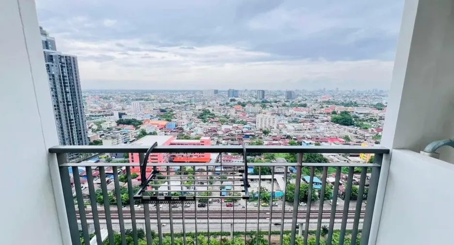 For rent 2 bedrooms condo in Thon Buri, Bangkok