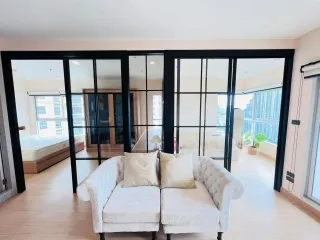 For rent 2 bedrooms condo in Thon Buri, Bangkok