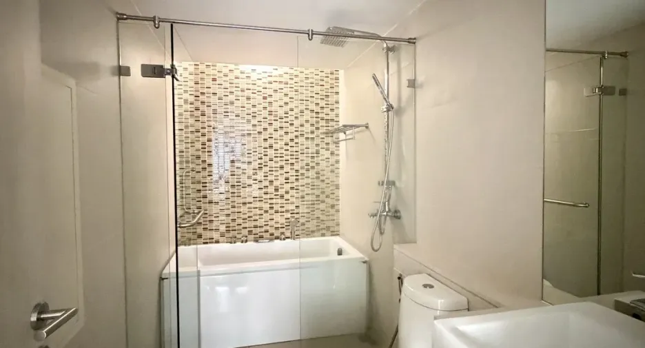 À vendre 2 chambres condo à Watthana, Bangkok