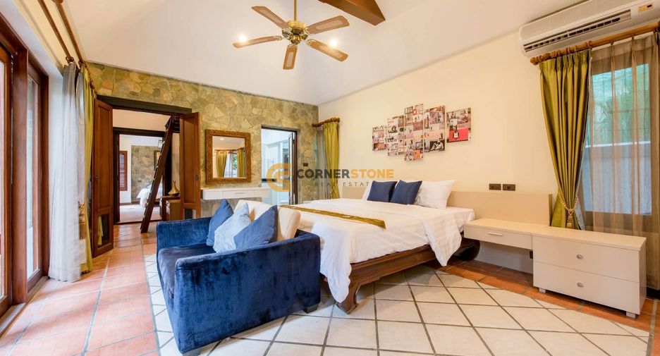 Casa en alquiler de 3 habitaciones en Bang Lamung, Chonburi