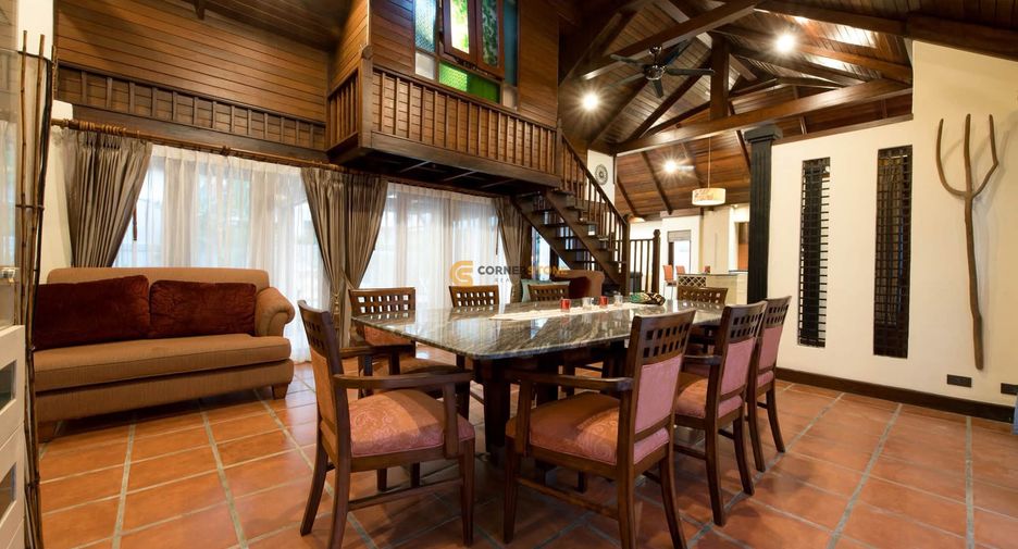 Casa en alquiler de 3 habitaciones en Bang Lamung, Chonburi