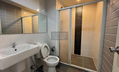 Condo en alquiler de 2 habitaciones en Huai Khwang, Bangkok