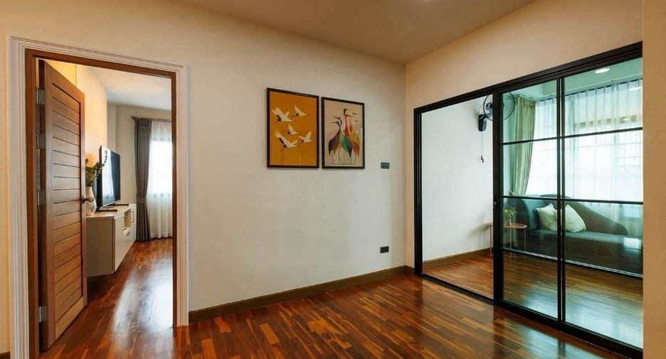 For rent 5 bedrooms house in Mueang Chiang Mai, Chiang Mai