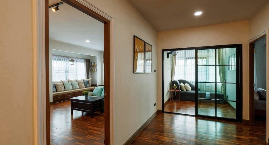 For rent 5 bedrooms house in Mueang Chiang Mai, Chiang Mai
