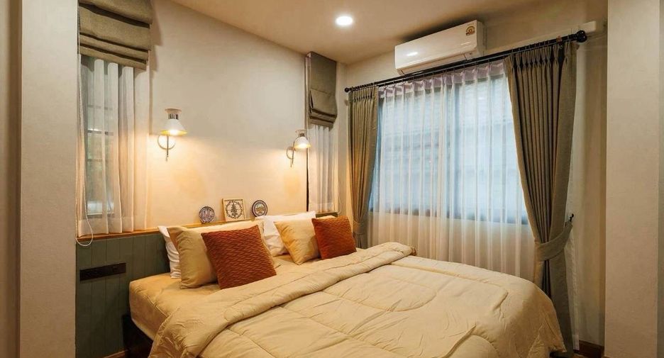 For rent 5 bedrooms house in Mueang Chiang Mai, Chiang Mai