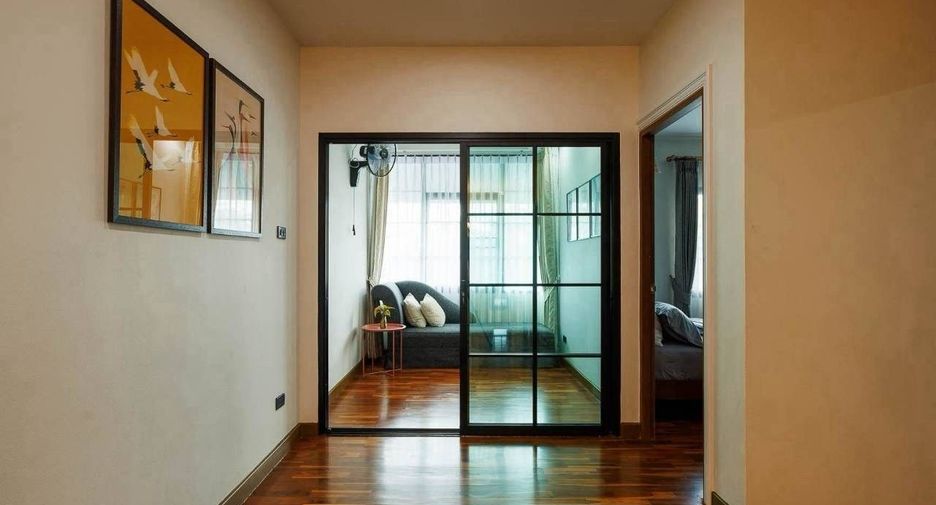 For rent 5 bedrooms house in Mueang Chiang Mai, Chiang Mai