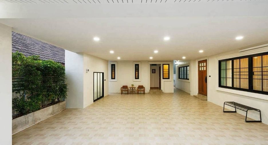 For rent 5 bedrooms house in Mueang Chiang Mai, Chiang Mai
